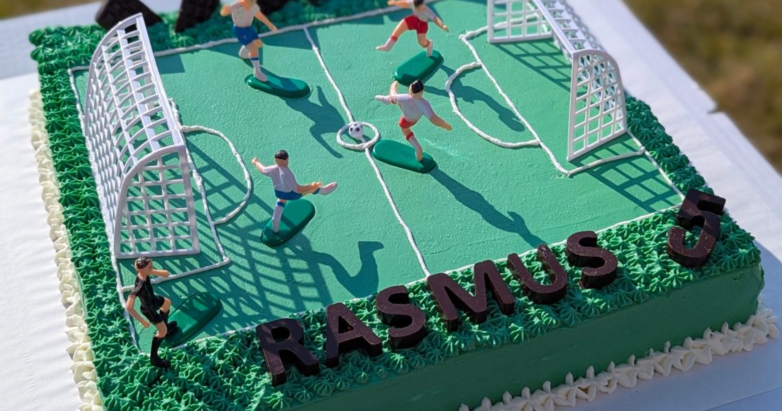 Jalgpalli tort, poiste kook, poiste tort, jalgpalli teemaline